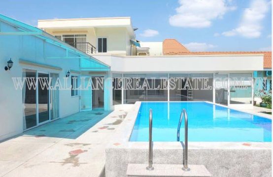 Villa for Rent in Compound in Thao Dien