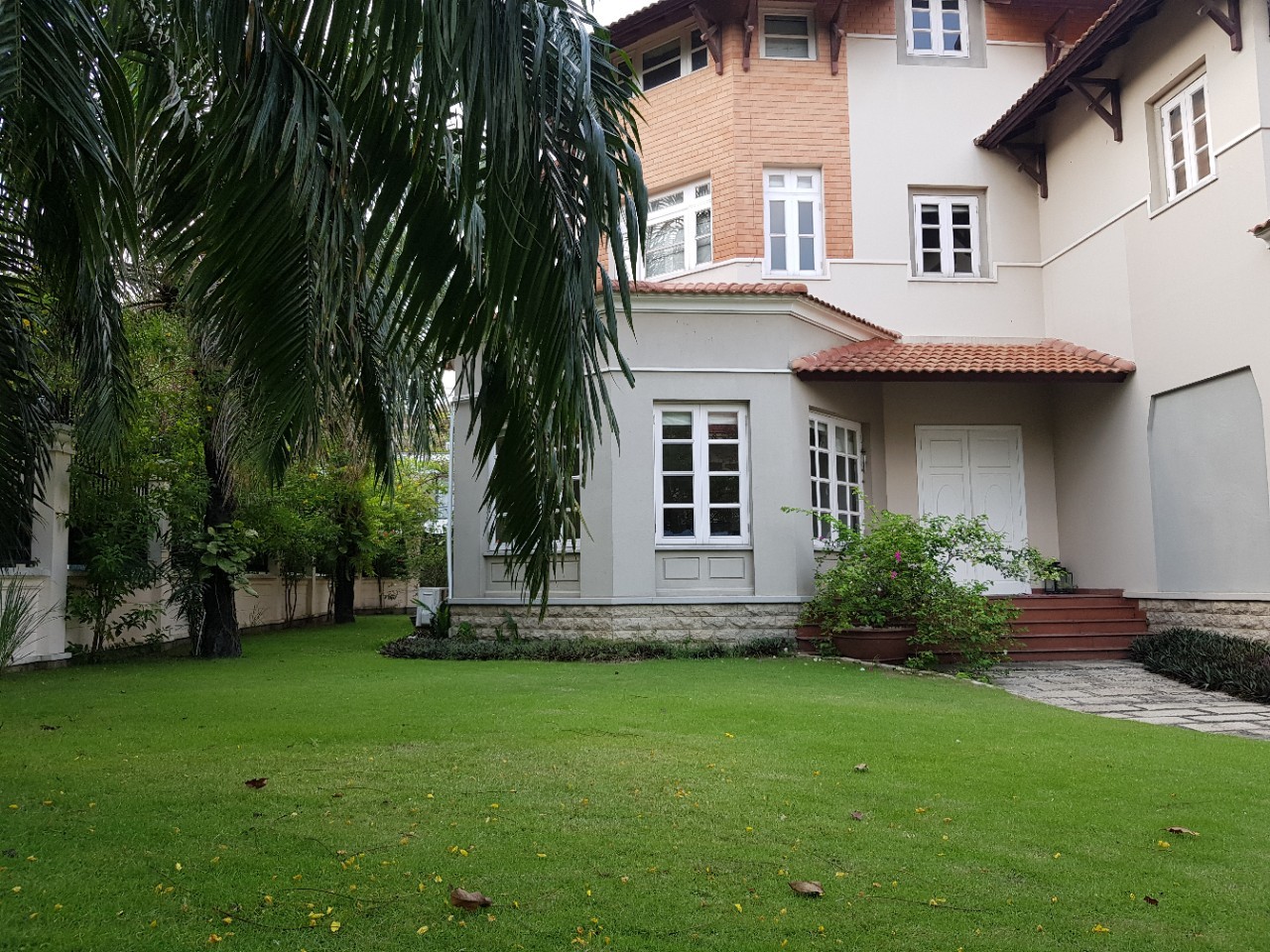 Villa in compound for rent in Thao Dien, D2